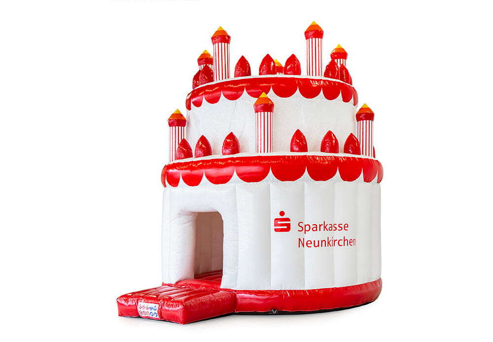 Spersonalizowany dmuchane zamki Sparkasse Cake w JB Dmuchańce Polska; specjalista od nadmuchiwanych artykułów reklamowych, takich jak niestandardowe dmuchane zamki na wymiar